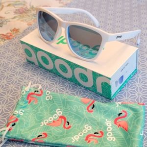 *NEW* Goodr sunglasses - Iced by Yetis